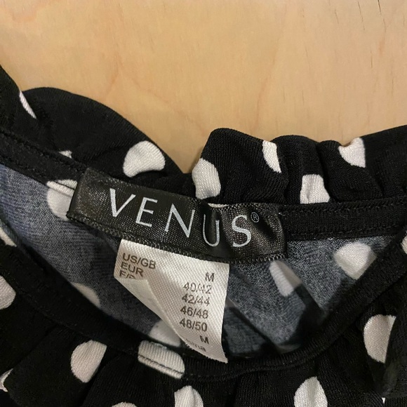 Polka dot Venus blouse size medium - Picture 3 of 3
